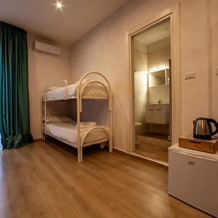 Easy Boarding Pensión Nápoles